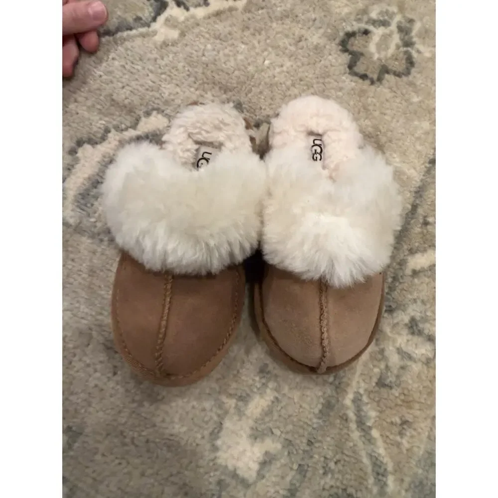 UGG Girl's Cozy II Slippers Chestnut Sz 10c